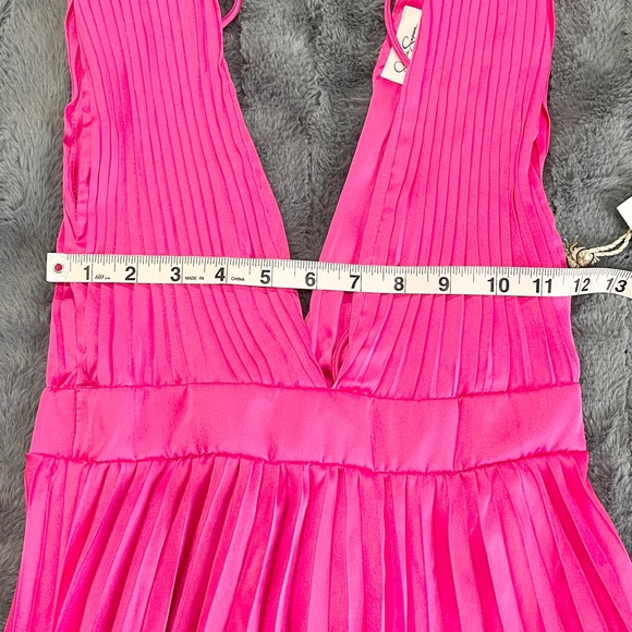 NWT S M Jessica Simpson, hot pink low, cut, pleated mini dress - Picture 9 of 9
